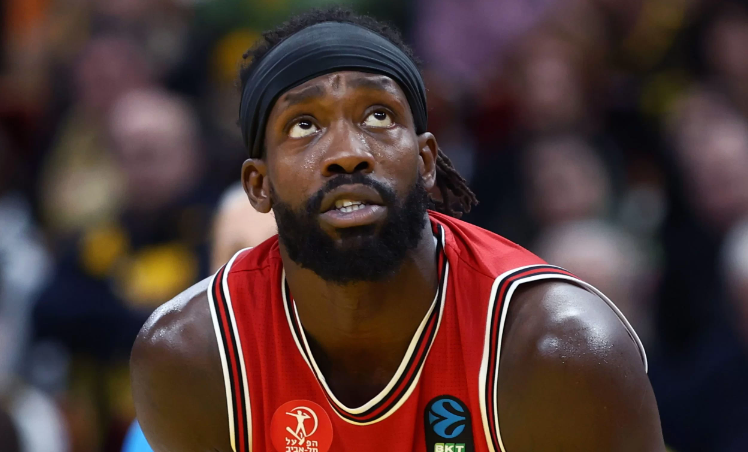 贝弗利离开, 丰厚的薪水, 有意签下他