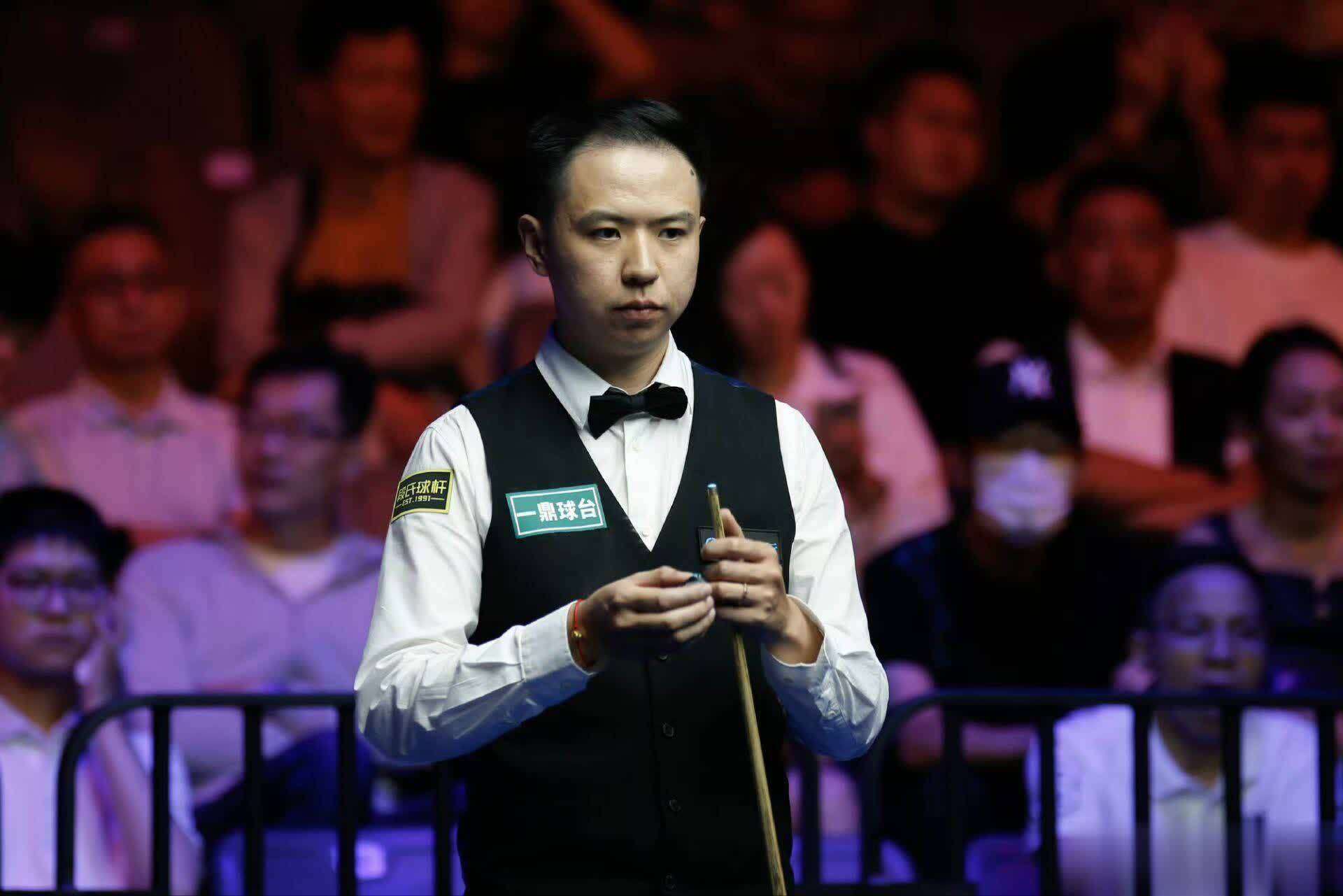 将挑战希金, 烈角逐中, 肖国栋在领