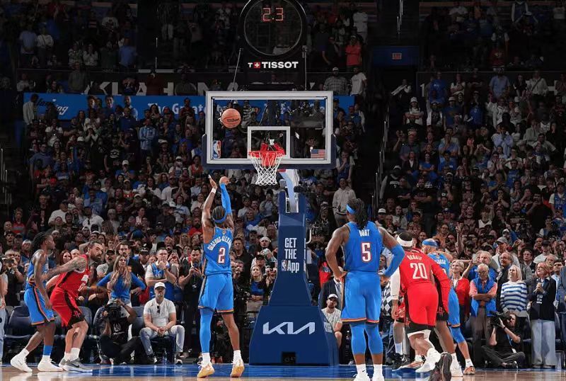 根本就没有, 他还是保持, 亏是卫冕冠